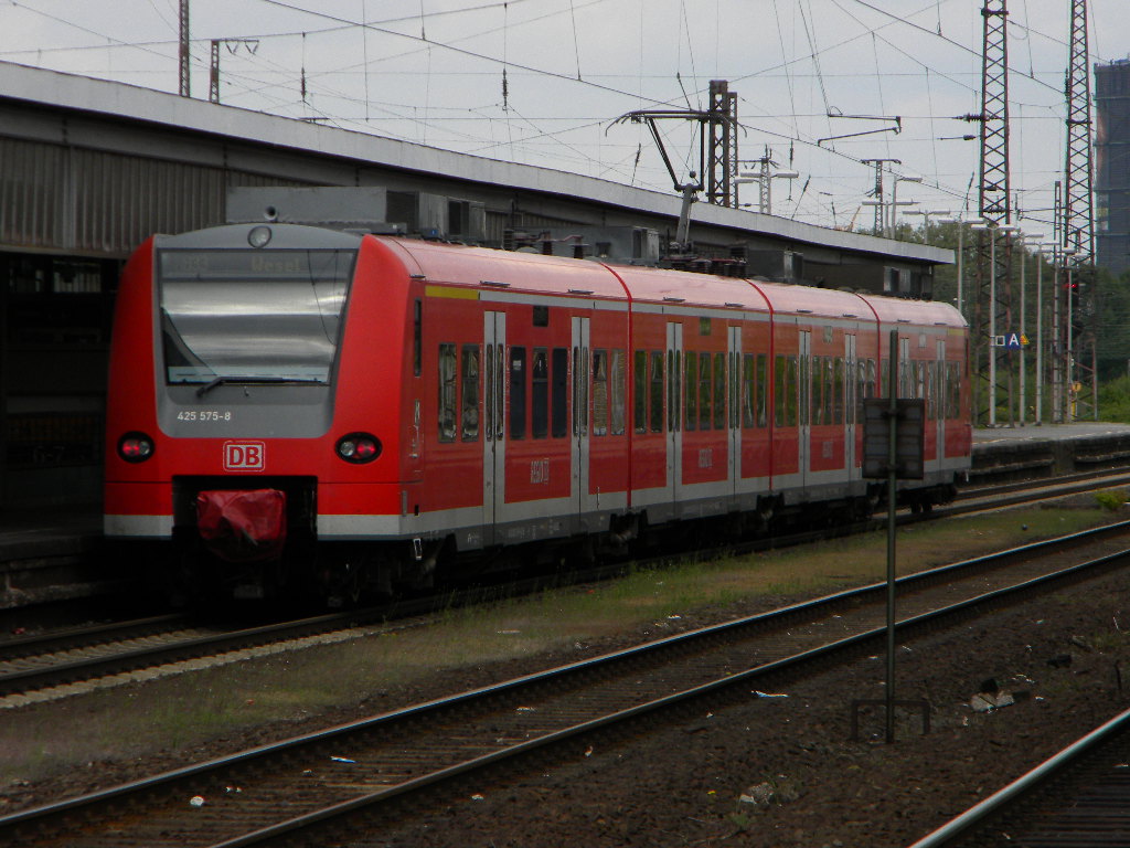 425 575 als RB 35 in Oberhausen Hbf 18.5.2010