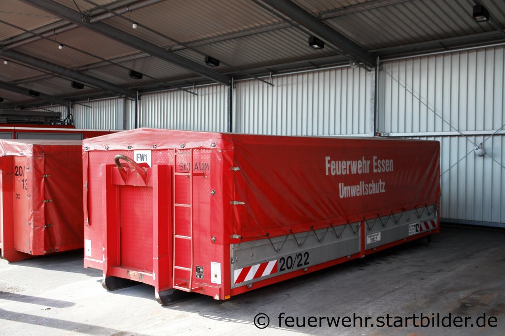 AB 20/22 Schaum der Feuerwache 1.
Aufgenommen beim Tag der Offenen T�r der Feuerwache 1 in Essen, 10-11.9.2011.