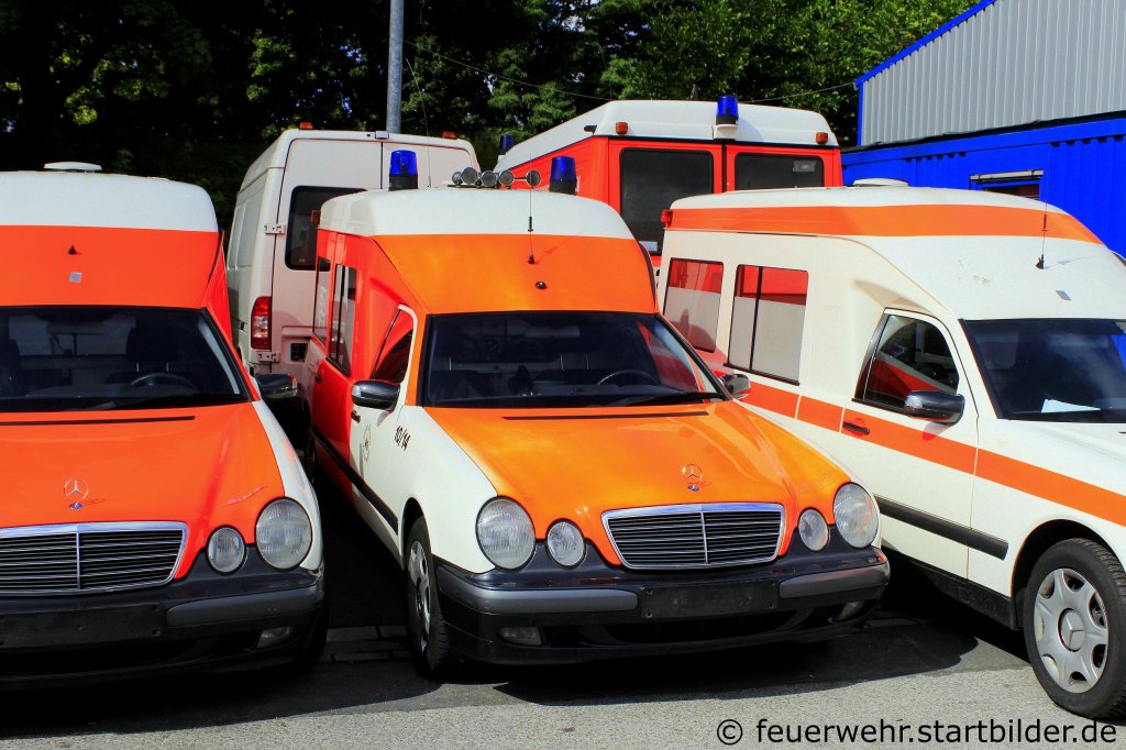 Auch dieser KTW mit der Nummer 10/14 wurde au�er Dienst genommen.
Aufgenommen beim Tdot der BF Essen, 25.8.2012.