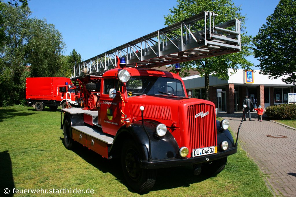 Die Opel Blitz DL war mal bei der Stadt Homberg am Rhein im Einsatz.
Aufgenommen in Kirchhellen am 1.5.2011. 