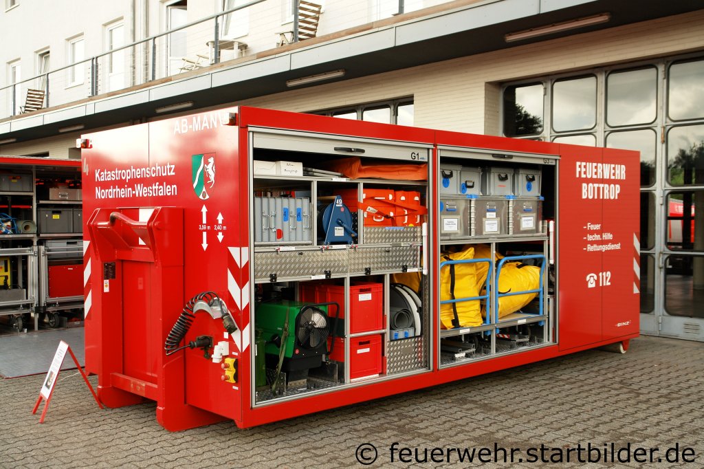 Dies ist der AB-MANV von der Feuerwehr Bottrop.
Aufgenommen am 18.9.2011 beim Tdo der FF Altstadt.