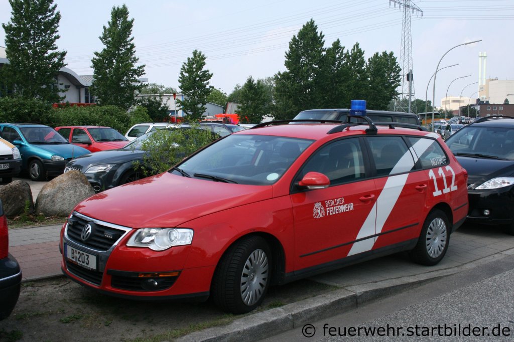 Diesen VW Passat (B 203) der Feuerwehr Berlin habe ich beim Tag der offenen T�r der Feuerwehrschule Hamburg aufgenommen.