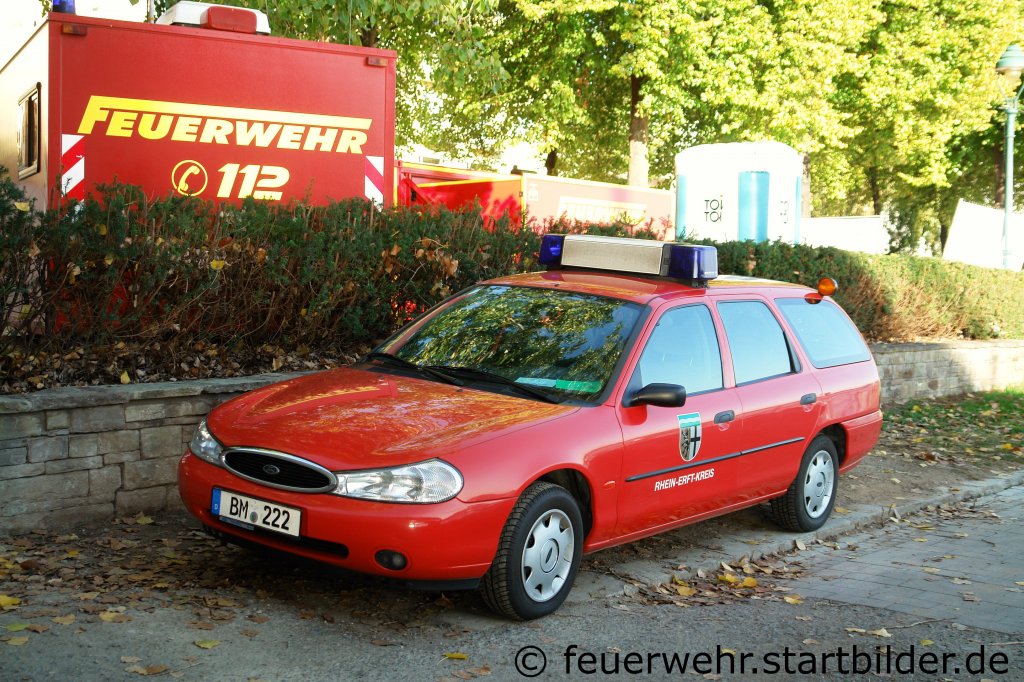 Dieser ELW 1 ist bei der Feuerwehr Kerpen Stationiert.
Aufgenommen beim NRW Tag 2011 in Bonn.