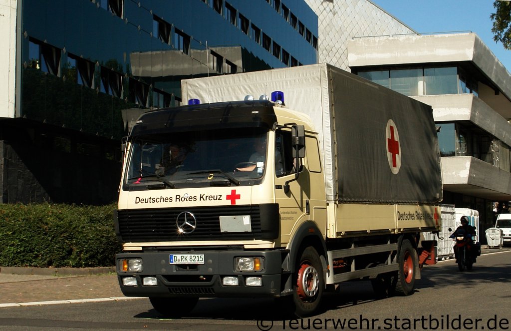 Dieser Logistik LKW kommt vom DRK aus D�sseldorf.
Aufgenommen beim NRW Tag 2011 in Bonn.