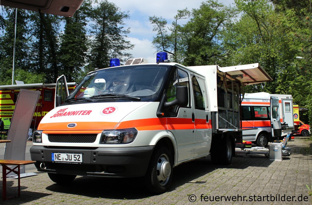 Dieses Fahrzeug (1/89/1) des Sanit�tsdienstes geh�rt zu den Johanniter in Neuss.
Aufgenommen beim Tdot der FF Rosellen am 13.5.2012.
