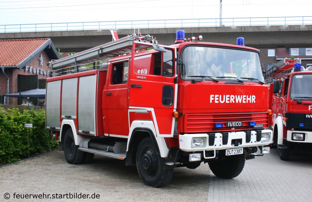 Dieses LF 16 (DU 2387) (Funk: 730/44/1) auf Iveco Magirus 192D11 konnte ich  beim Tag der Offenen T�r der Feuerwehr Duisburg Huckingen am 15.5.2010 aufnemmen. 