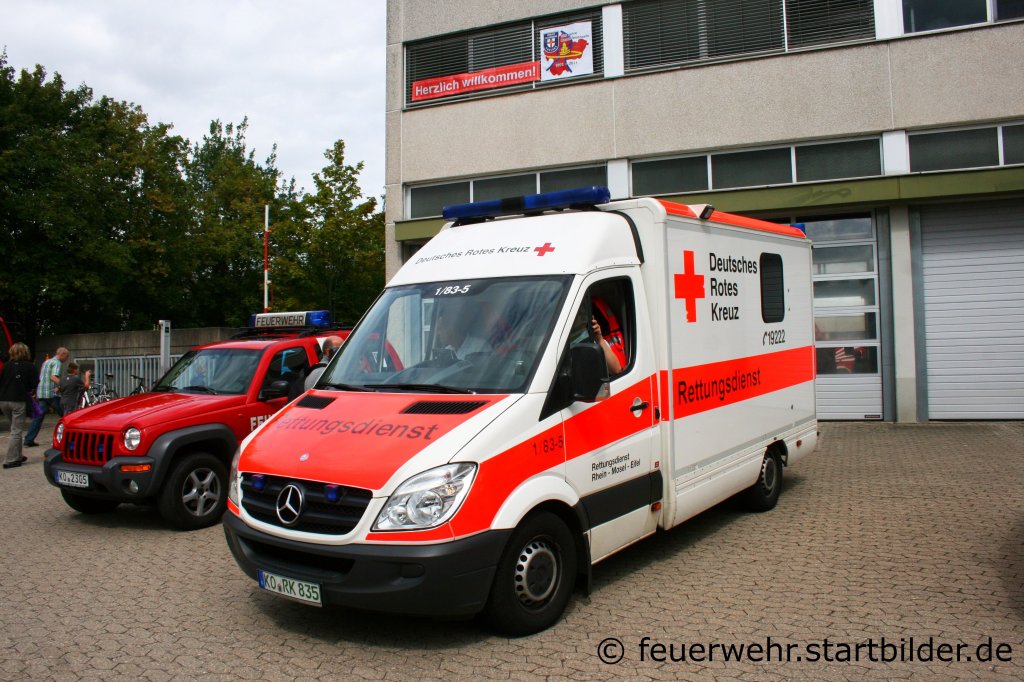 DRK Koblenz RTW 1/83/5.
Aufgenommen beim Tag der Offenen T�r der Fw Koblenz, 28.8.2011. 
