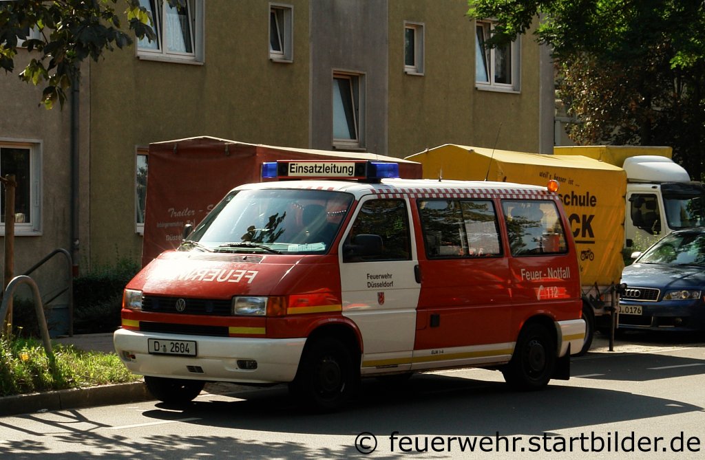 ELW 1 Der Feuerwehr D�sseldorf
Aufgenommen beim Tag der Offenen T�r der Wache 7 am 23.9.2011.