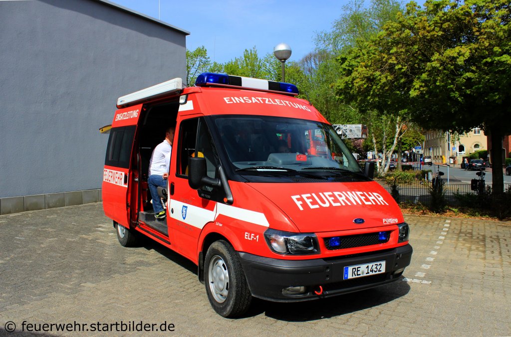 ELW-1 der Feuerwehr Haltern am See.
Das Fahrzeug wurde von P�tting Ausgebaut.