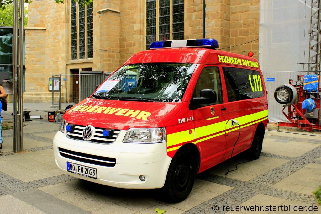 ELW 1 (Florian Dortmund 11/11/01) der Feuerwehr Dortmund.
Aufgenommen beim Stadtfeuerwehrtag in Dortmund, 7.7.2012.