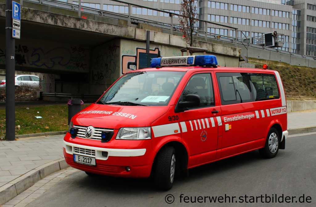 ELW (1/11/1) der Feuerehr Essen.
Aufgenommen am HBF Essen,7.3.2012.