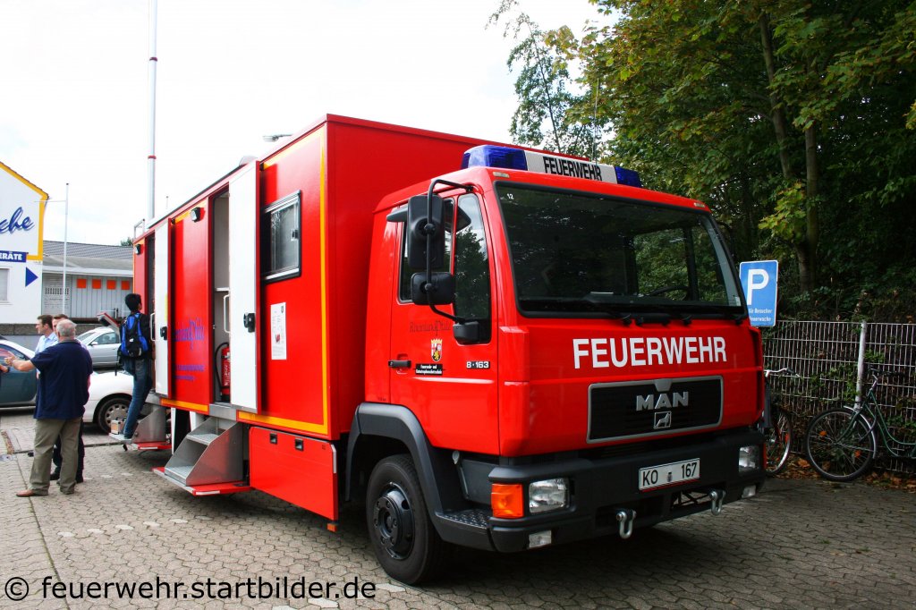 ELW 2 mit Schmitz Aufbau.
Aufgenommen beim Tag der Offenen T�r der Fw Koblenz, 28.8.2011. 