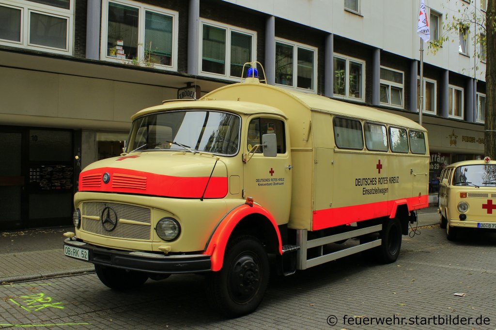 ELW 2 (Rotkreuz Oberhausen 1/12/1) des DRK Oberhausen.
Aufgenommen beim Blaulichttag 2012 in Oberhausen,29.9.2012.