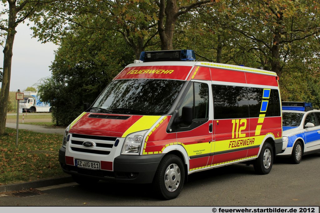 ELW (AZ VG 811) der Feuerwehr Wonsheim.
Aufgenommen beim Jubil�um 50 Jahre LFV-Rheinland-Pfalz in Mainz,6.10.2012.