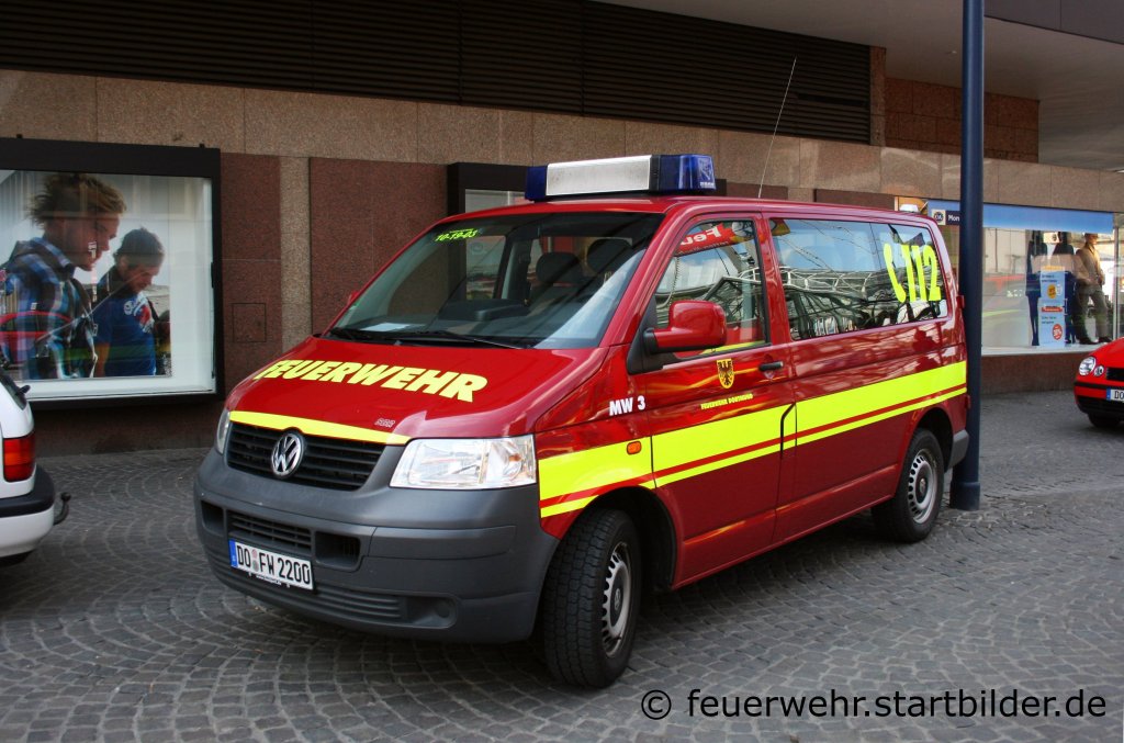 Feuerwehr Dortmund
MTF 3 (Funk:10/19/05).
Aufgenommen beim Stadtfeuerwehrtag in Dortmund am 11.6.2011.