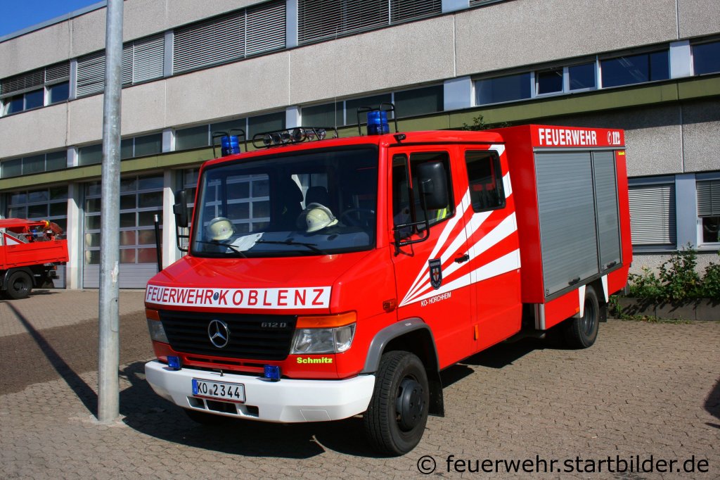 Feuerwehr Koblenz.
KTLF (Funk:4/29/1).
Das Fahrzeug ist bei der FF Hochheim Stationiert.
Aufgenommen beim Tag der Offenen T�r der Fw Koblenz, 28.8.2011.