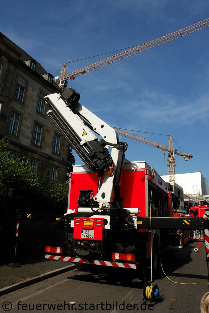 Heckladekran des RW-2 von der Feuerwehr Essen.
Aufgenommen beim NRW Tag 2011 in Bonn.