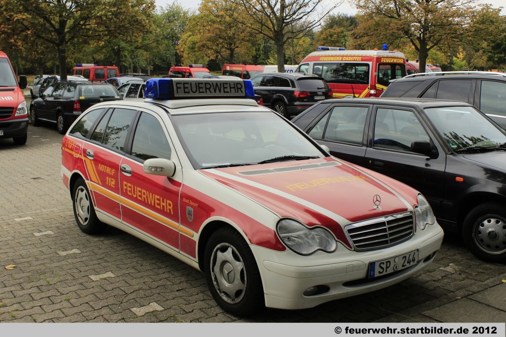 Kdow (Florian Speyer 1/10/1) der Feuerwehr Speyer.
Aufgenommen beim Jubil�um 50 Jahre LFV-Rheinland-Pfalz in Mainz,6.10.2012.
