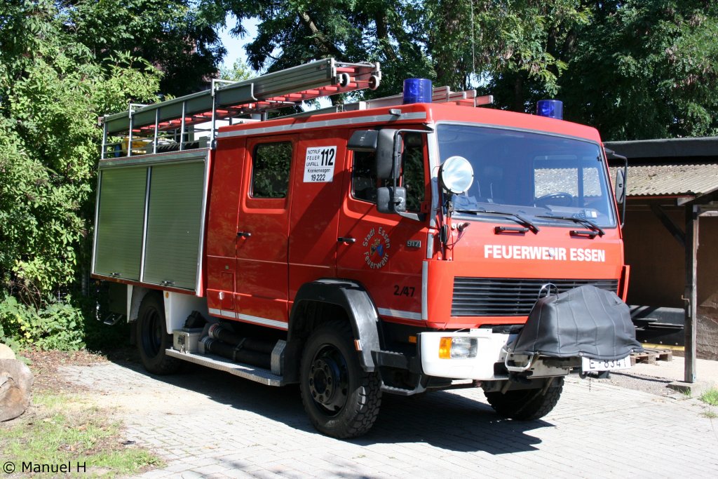 LF 16TS (Florian Essen 19-LF16TS-4).
Das Fahrzeug ist bei der LG Umweltschutz im Hesselbruch stationiert.
Aufgenommen beim Tag der Offenen T�r der Feuerwehr Essen am 5.9.2010.