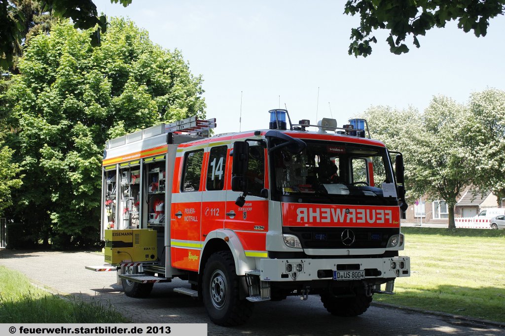 LF20/10 (14-LF20KatS-01) des LZ D�sseldorf Wittlaer.
Das Fahrzeug wurde 2010 in Dienst gestellt.
Aufgenommen beim Feuerwehrfest 20 Jahre JF Wittlaer, 19.5.2013.