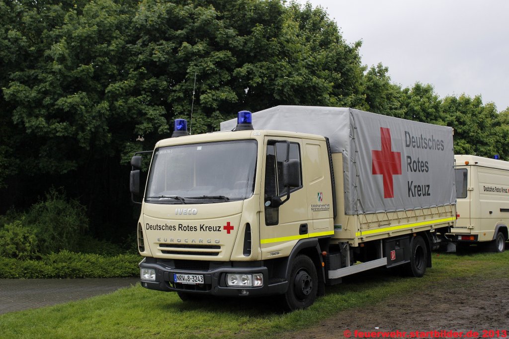 LKW Betreuung EE (RK MH 8/74/1) des DRK M�lheim/Ruhr.
Aufgenommen beim Tag der Hilfsorganisationen am 26.5.2013 in M�lheim.