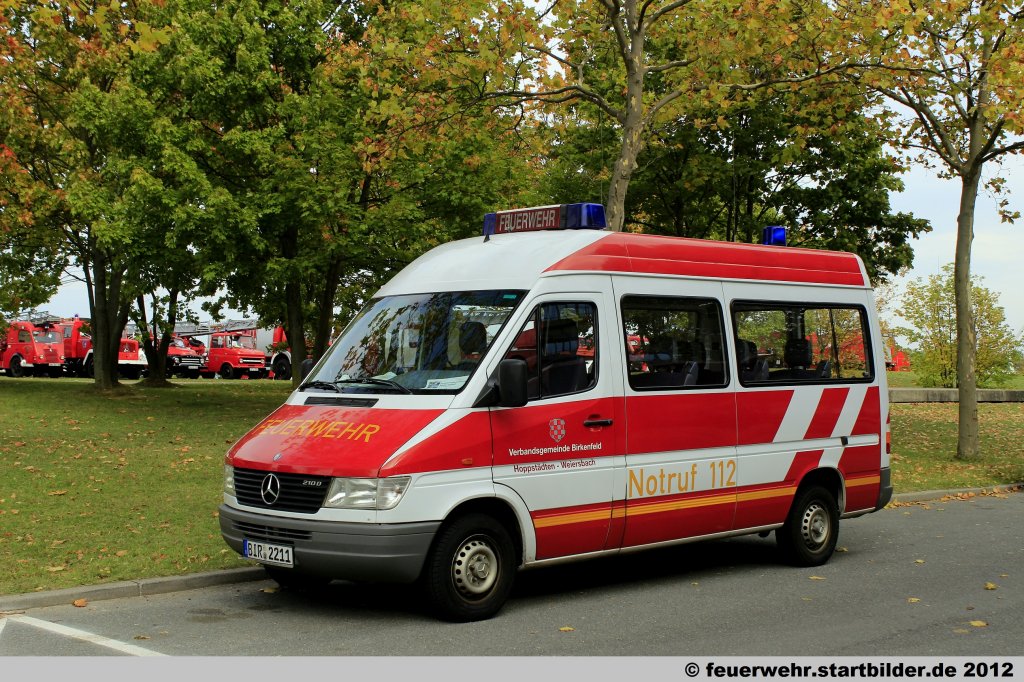 MTW (BIR 2211) der Feuerwehr Hoppst�dten Weierbach.
Aufgenommen beim Jubil�um 50 Jahre LFV-Rheinland-Pfalz in Mainz,6.10.2012.
