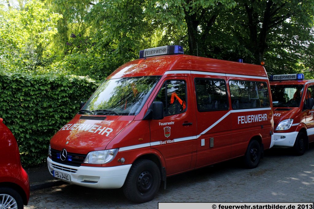 MTW (Florian Bad Vilbel 5/19) der Feuerwehr Bad Vilbel.
Das Fahrzeug ist bei der FF Bad Vilbel Gronau Stationiert.
Aufgenommen beim Feuerwehrfest 20 Jahre JF Wittlaer, 19.5.2013.
