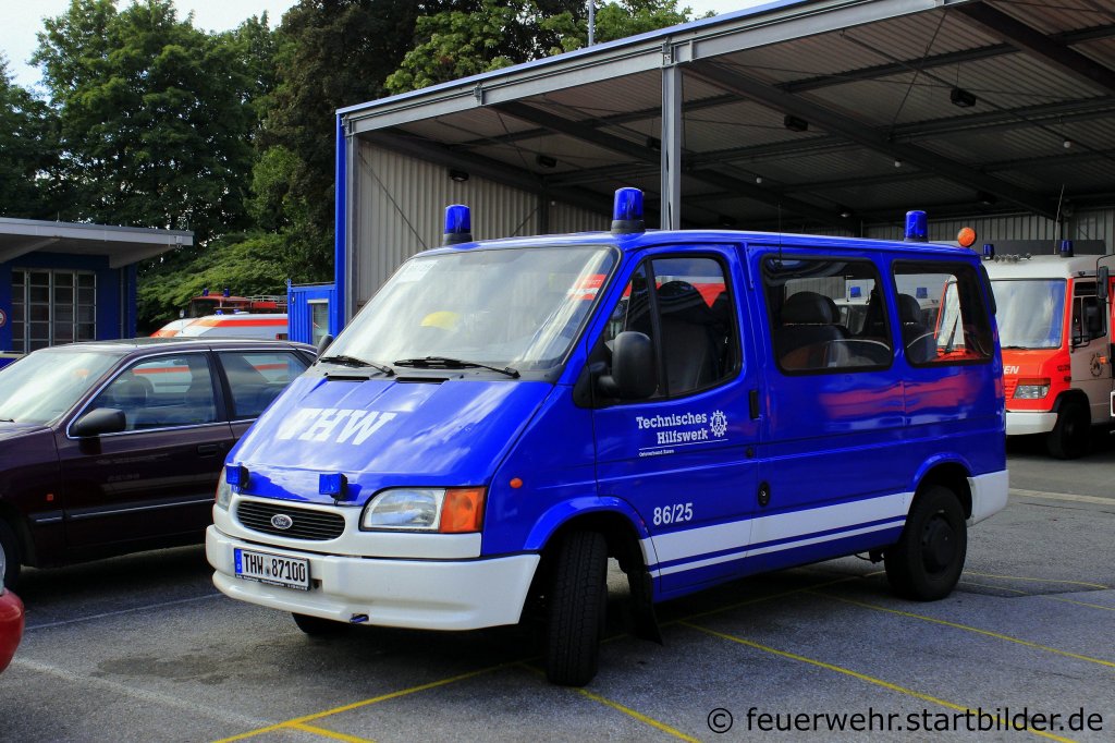 MTW Heros 86/25 des THW OV Essen.
Aufgenommen beim Tdot der BF Essen, 25.8.2012.
