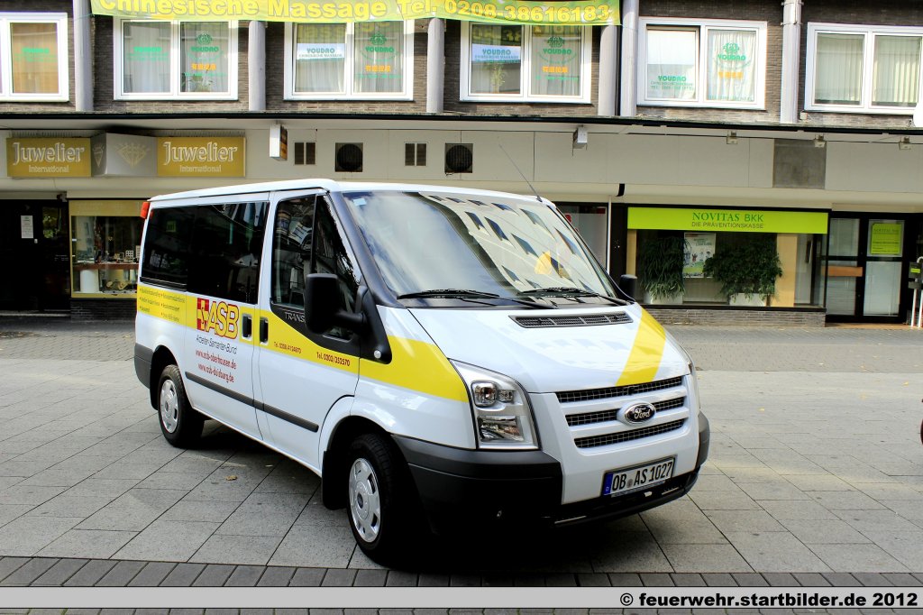 MTW (OB AS 1027) des ASB Oberhausen.
Aufgenommen beim Blaulichttag 2012 in Oberhausen,29.9.2012.