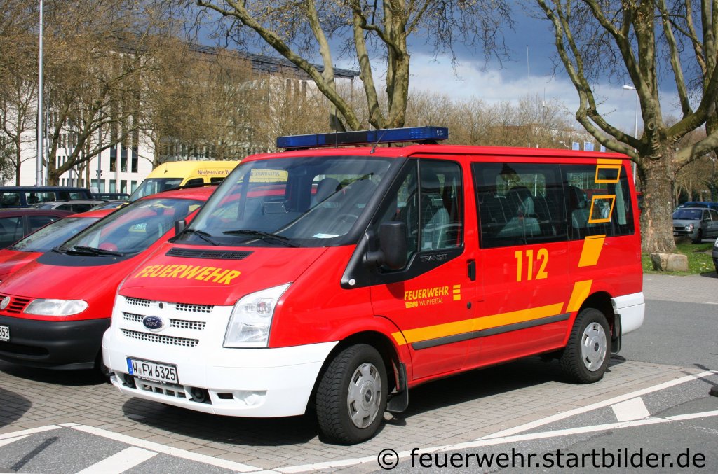 MTW (W FW 6325) der Feuerwehr Wuppertal.
Aufgenommen vor der Westfalenhallen in Dortmund am 13.4.2011.