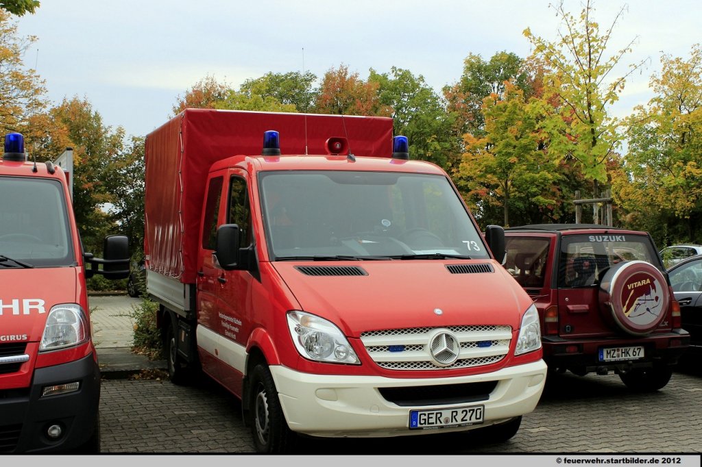 MZF 1 (Florian H�rdt 73) der Feuerwehr R�lzheim LG H�rdt.
Aufgenommen beim Jubil�um 50 Jahre LFV-Rheinland-Pfalz in Mainz,6.10.2012.
