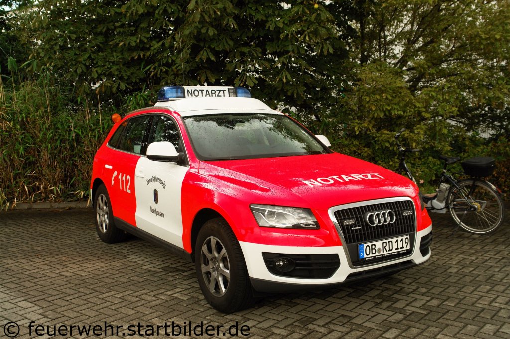NEF (2/82/1) ist auf der Wache 2 in Oberhausen Stationiert.
Aufgenommen am 18.9.2011 beim Tdo der FF Oberhausen Sterkrade.