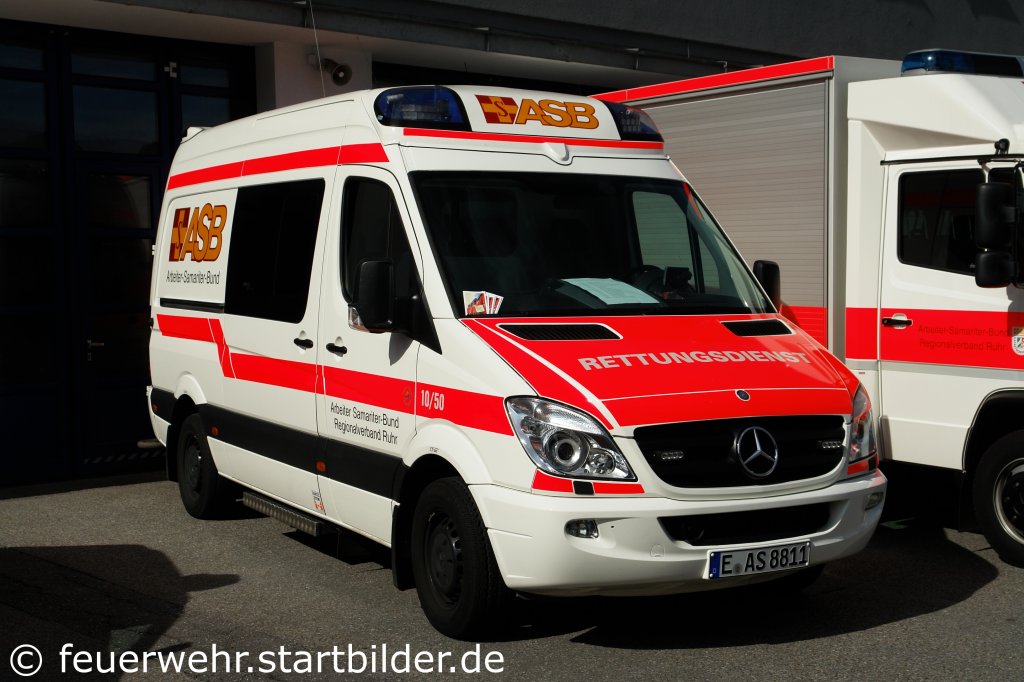 RTW 10/50 des ASB Essen mit Fahrtec Aufbau.
Aufgenommen beim Tag der Offenen T�r der Feuerwache 1 in Essen, 10-11.9.2011.