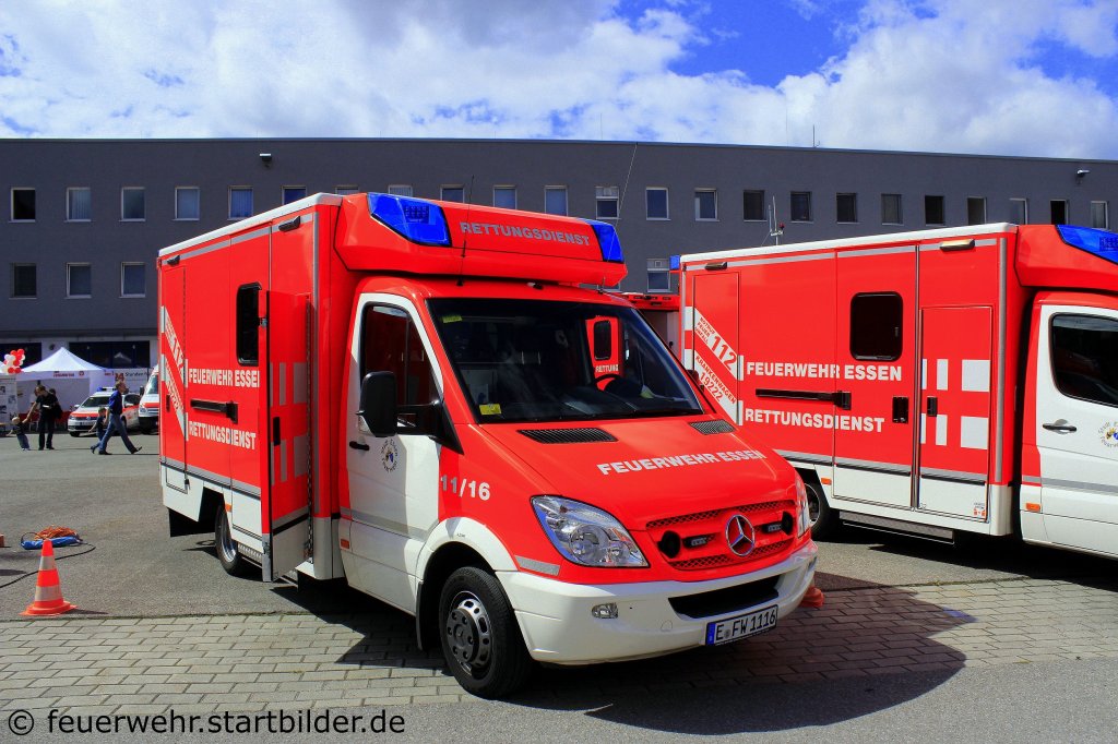 RTW 4 der Feuerwache 1.
Das Fahrzeug tr�gt die Nummer 11/16.
Aufgenommen beim Tdot der BF Essen, 25.8.2012.
