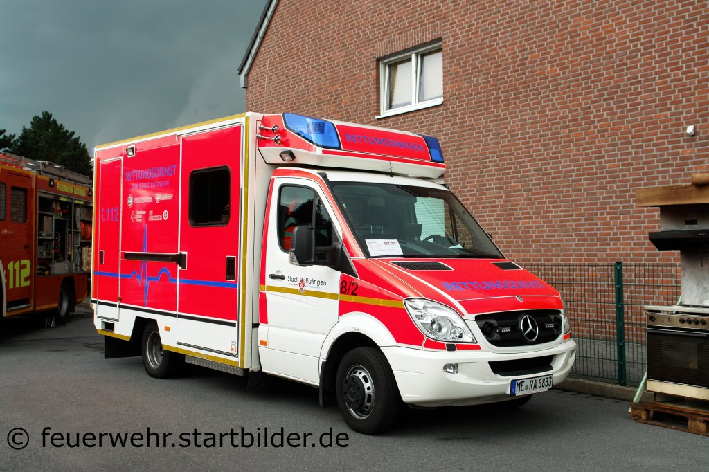 RTW der Feuerwehr Ratingen mit Fahrtec Aufbau.
Aufgenommen bei einen Stadtfest in Ratingen Lintorf 4.9.2011.