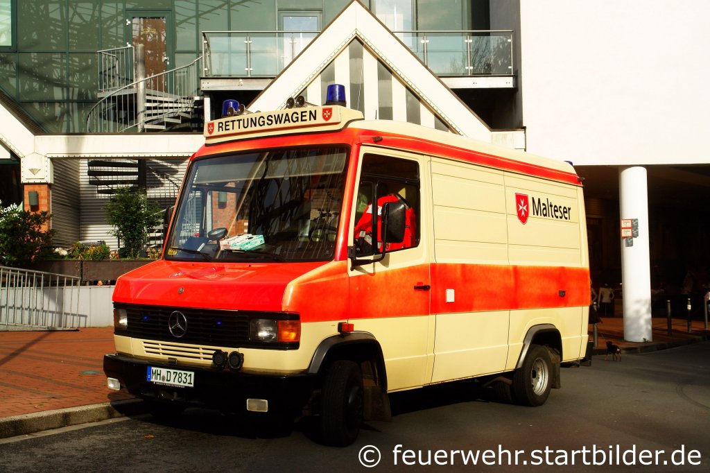 RTW (MH D 7831) der Malteser aus M�lheim/Ruhr.
Aufgenommen am 9.10.2011.