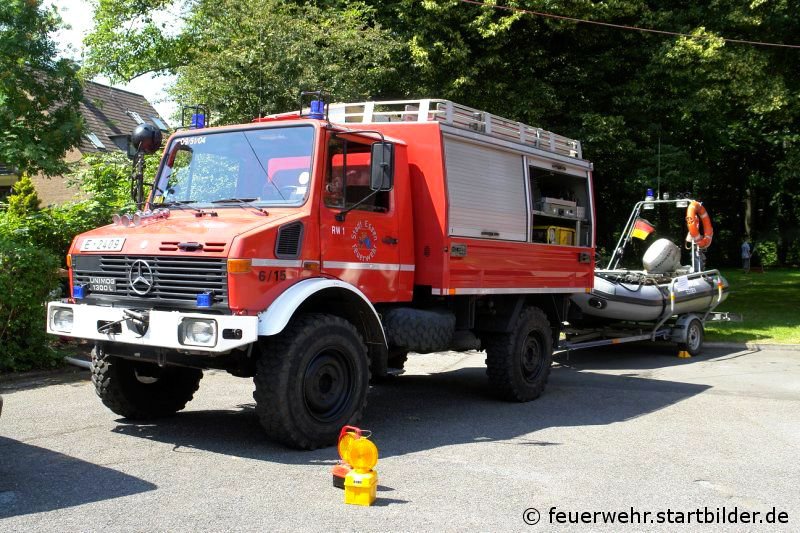 RW 1 (E 2409) (Florian Essen 9/51/1) der FF Essen Werden.
Aufgenommen im Sommer 2008 bei der Feuerwehr Essen Werden.
