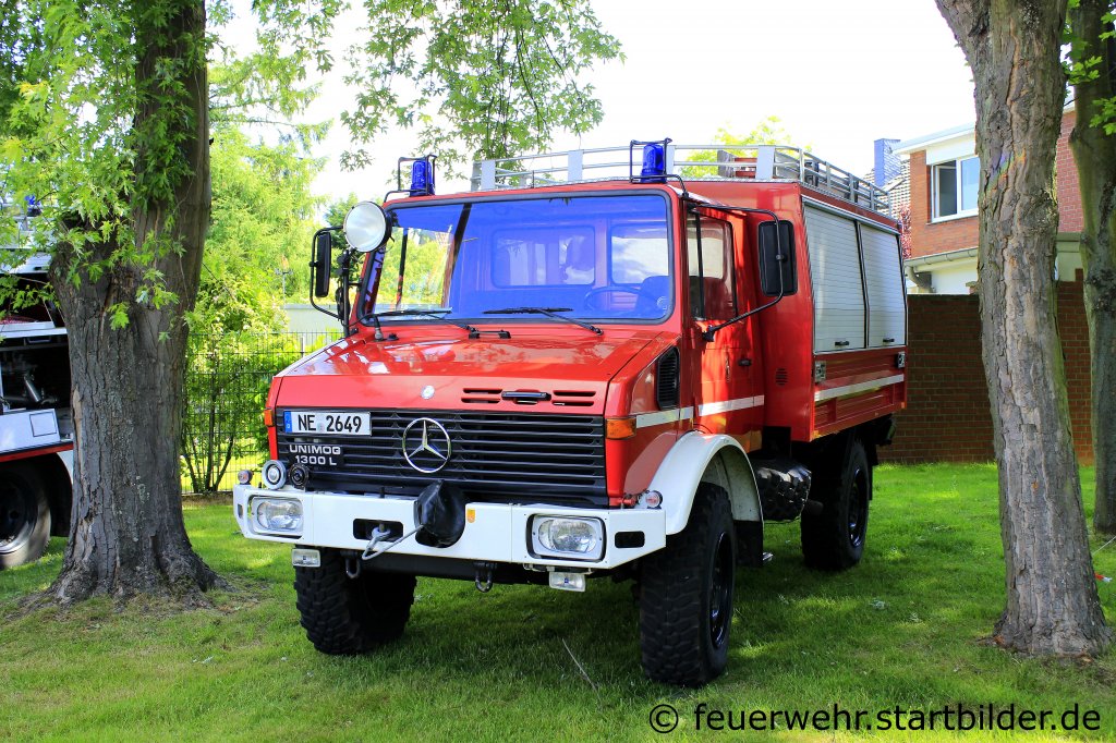 RW 1 (Florian Neuss 1/51/4) der FF Neuss Norf.
Das Fahrzeug ist Baujahr 1990 und wurde von Wackenhut Aufgebaut.
Aufgenommen beim Tdot der FF Neuss Norf,10.6.2012.