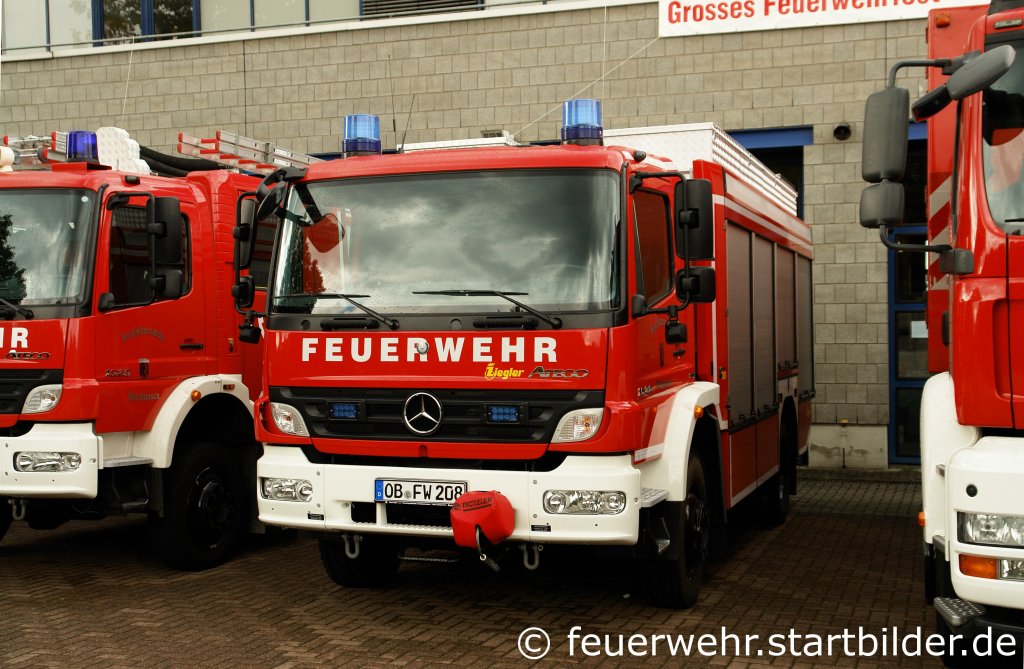 RW 2 (2/52/1).
Der RW hat einen Ziegler Aufbau.
Stationiert ist das Fahrzeug auf der Wache 2 in Oberhausen.
Aufgenommen am 18.9.2011 beim Tdo der FF Oberhausen Sterkrade.