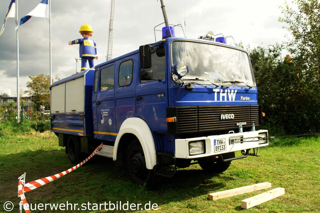 THW Oberhausen (THW 89133).
Aufgenommen am 18.9.2011 beim Tdo der FF Oberhausen Sterkrade.