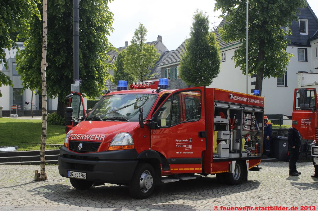 TSF-W (SG SG 1203) (19-TSF-W) der Feuerwehr Solingen Wald.
Aufgenommen in Solingen Wald,25.5.2013.