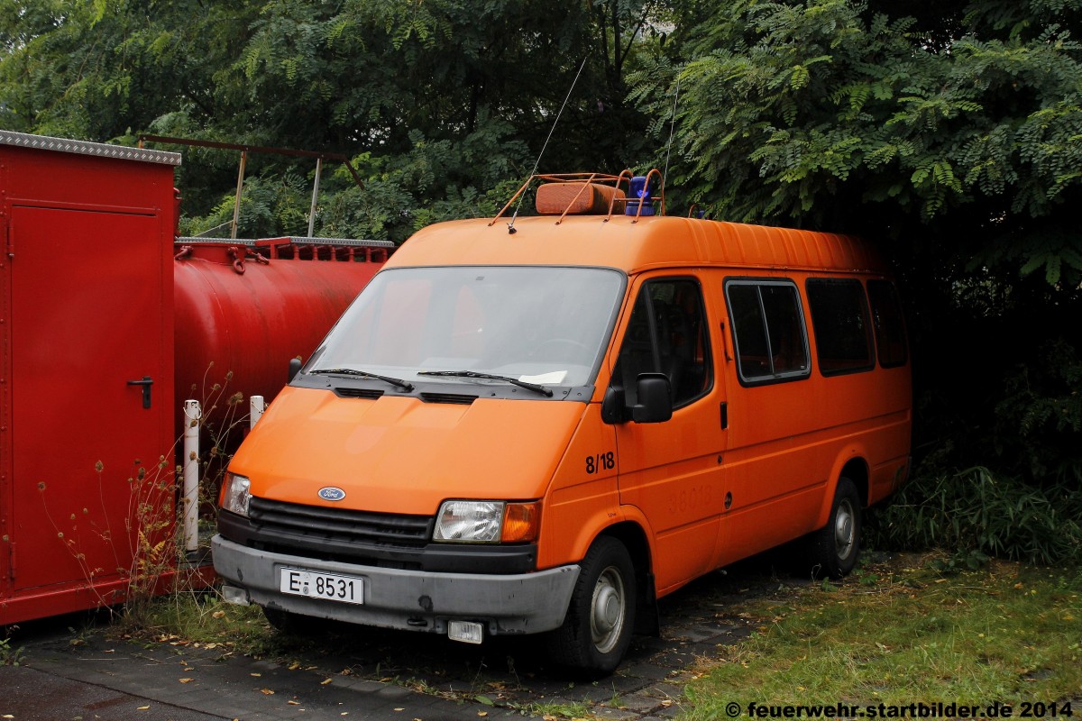 Alter Ford Transit der Feuerwehr Essen.
