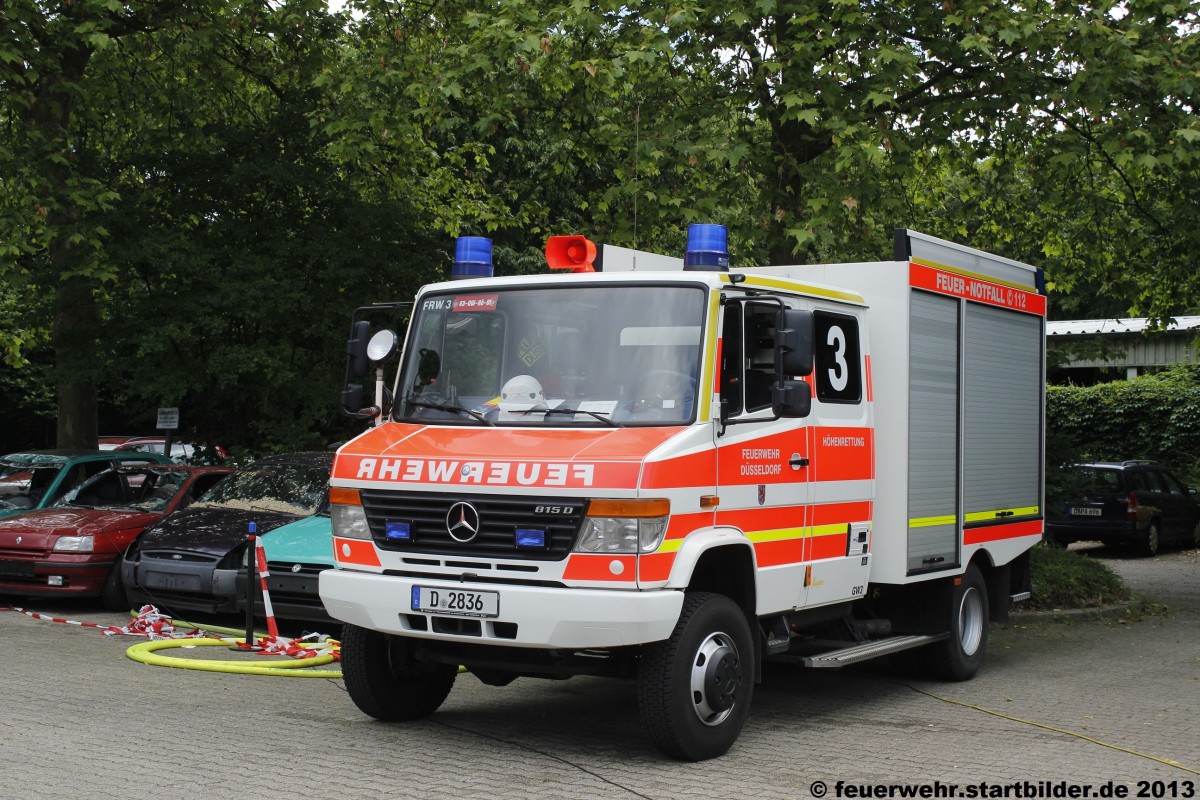 Fahrzeug der H�henretter der Feuerwhr D�sseldorf.
Das Fahrzeug hat die Funknummer 03-GW-H�-01 und ist auf der Wache 3 in D�sseldorf Derendorf Stationert.
