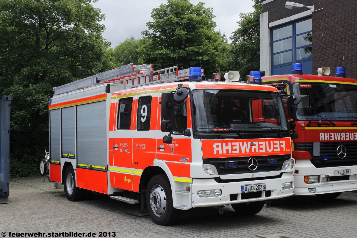 HLF 20/16 (09-HLF20-02)der Feuerwehr D�sseldorf Feuer und Rettungswache 9.