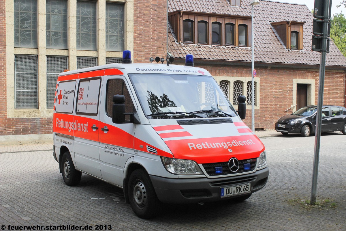 KTW 1 der DRK OV Duisburg.
Hospi Mobil hat das Fahrzeug ausgebaut.

