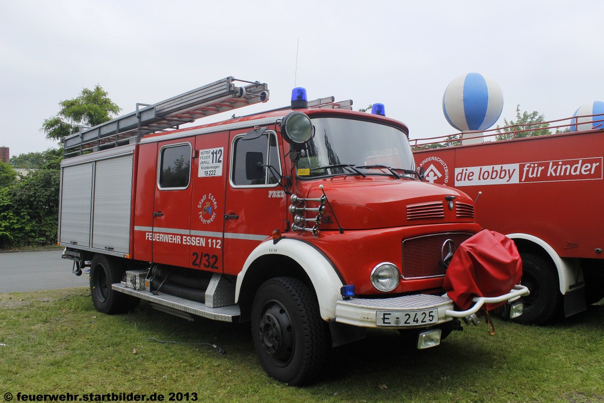 LF 16/TS (2/45/4) der FF Essen Borbeck.
Das Fahrzeug ist Baujahr 1995 und wurde von Letner Aufgebaut.