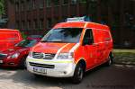 ELW 1 (HH 2931) auf VW T5 mit Aluca Aufbau.
Der ELW wir im S�den von Hamburg eingesetzt.
Aufgenommen bei der Feuerwehrschule Hamburg am 21.5.2011.