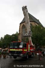 Feuerwehr Dortmund- Florian Dortmund 5/36/1- DO 2533- Teleskopmast- MB Actros- Aufgenommen beim Stadtfeuerwehrtag in der Dortmunder Innenstadt am 12.6.2010.